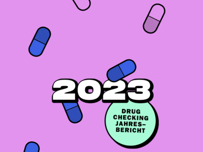 Checkit! Drug Checking Jahresbericht 2023 lila Hintergrund, blaue lila Pillen